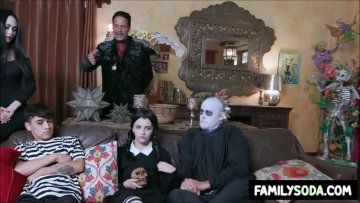 La Familia Loca y Húmeda: Orgasmos de Halloween